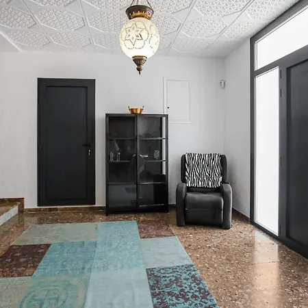 Vakantiehuis Amazing In With Kitchen Deltebre